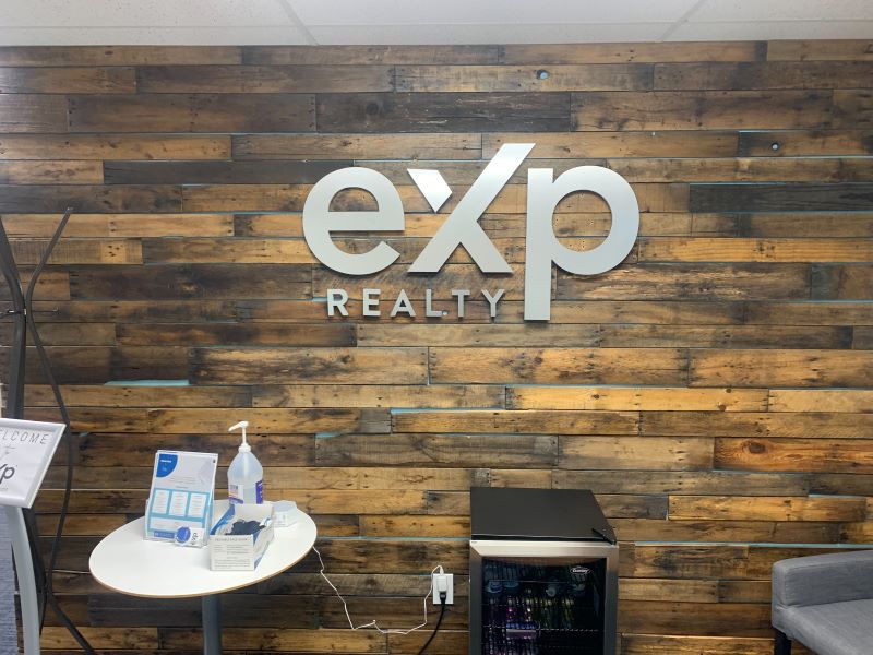 Exp Realty Dimensional Letters